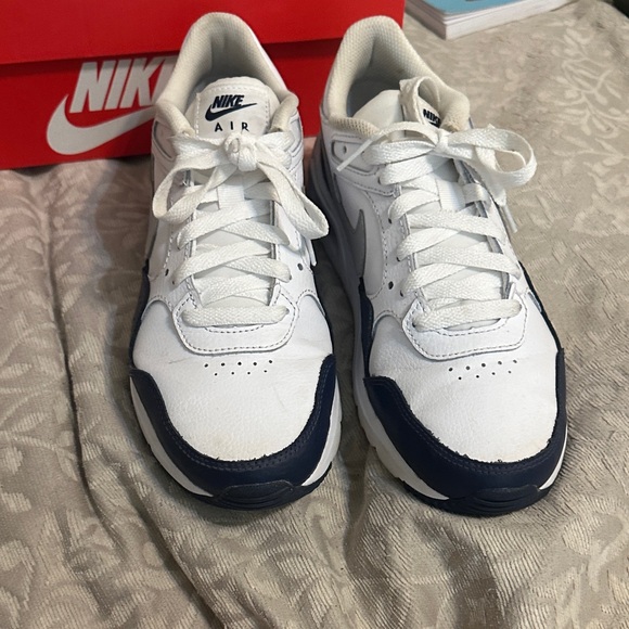 Nike air maxes - Picture 4 of 7